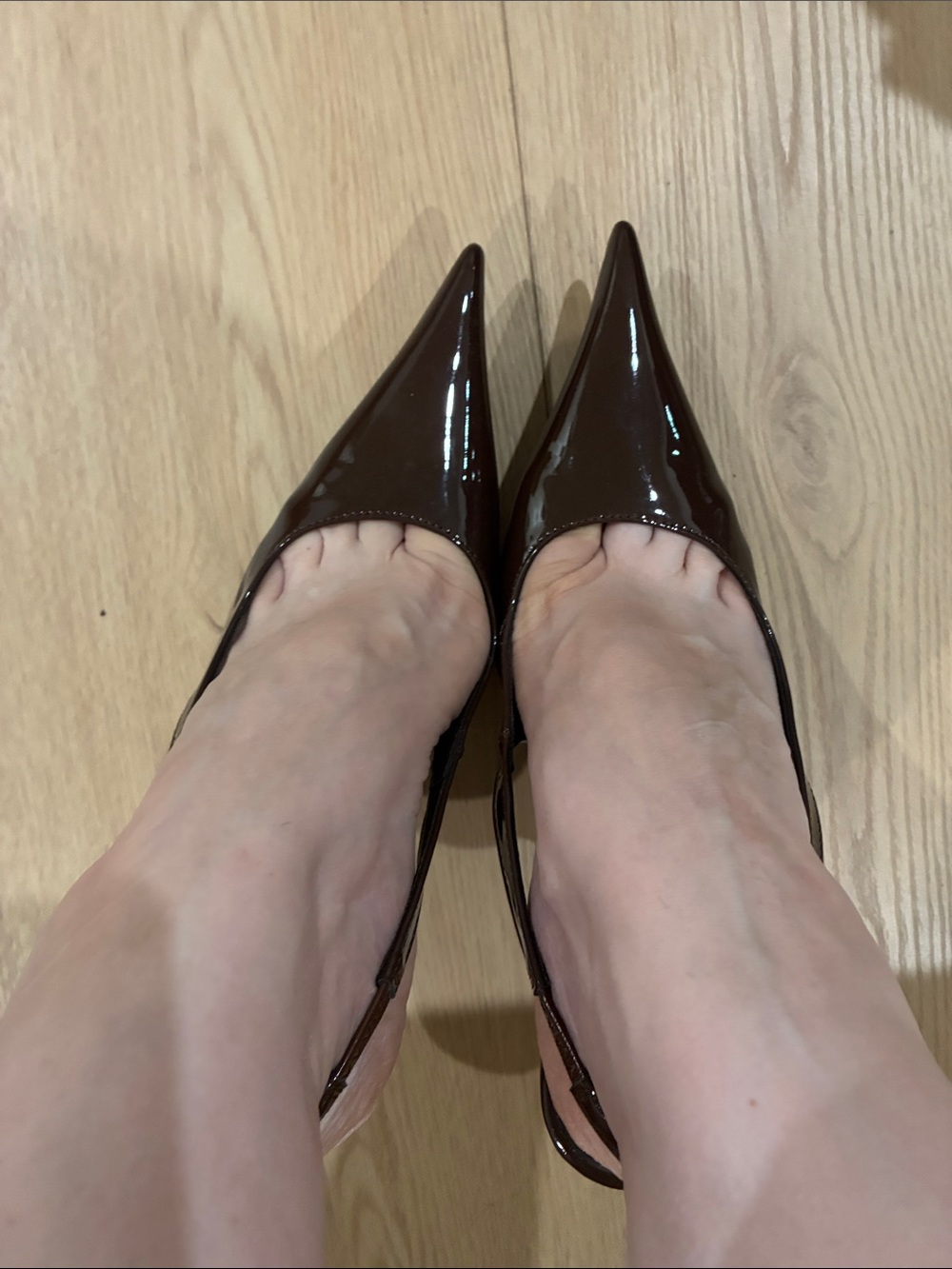 Pointed Patent Slingback Pumps in Dark Brown size 38